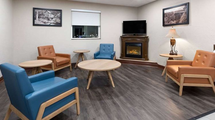 Super 8 Summersville Lobby