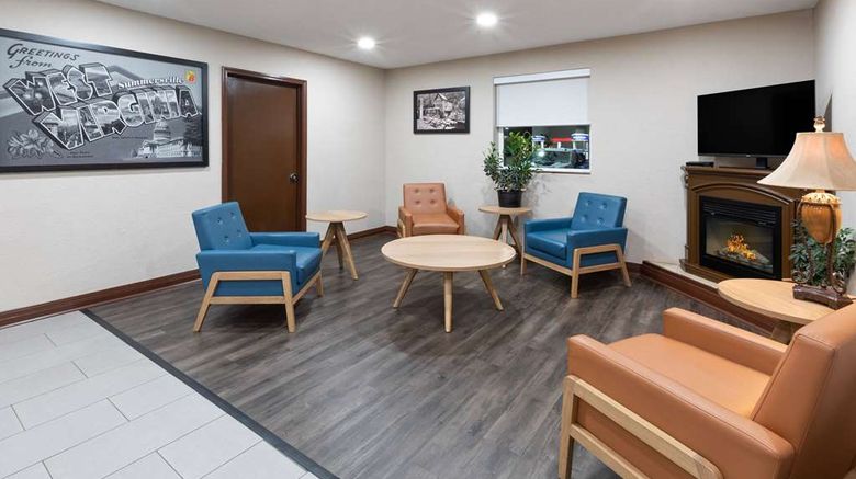 <b>Super 8 Summersville Lobby</b>. Images powered by <a href="https://iceportal.shijigroup.com/" title="IcePortal" target="_blank">IcePortal</a>.