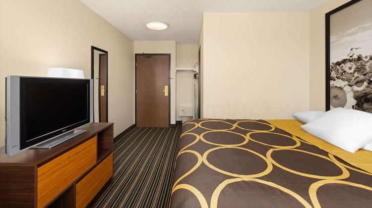 Super 8 Dodge City Room