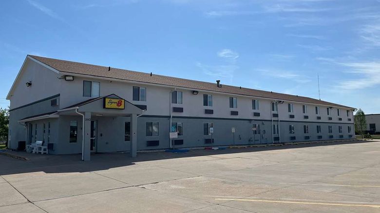 <b>Super 8 Emporia Exterior</b>. Images powered by <a href="https://iceportal.shijigroup.com/" title="IcePortal" target="_blank">IcePortal</a>.