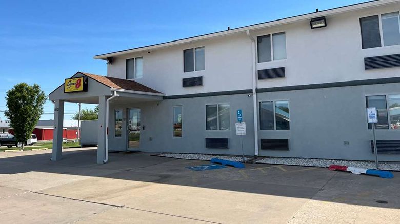 Super 8 Emporia Exterior. Images powered by <a href="https://iceportal.shijigroup.com" target="_blank" rel="noopener">Ice Portal</a>.