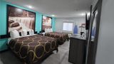 Super 8 Emporia Room