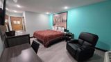 Super 8 Emporia Room