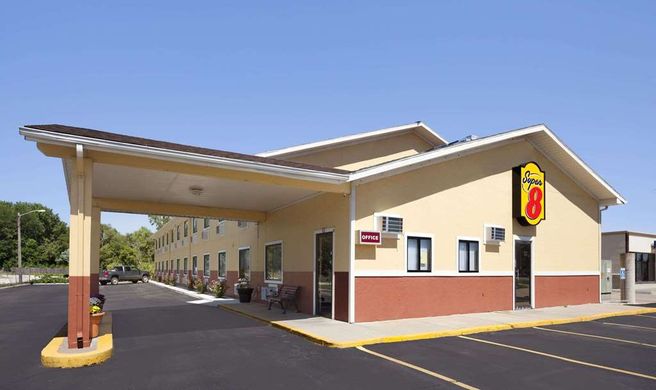 Super 8 Fremont Exterior