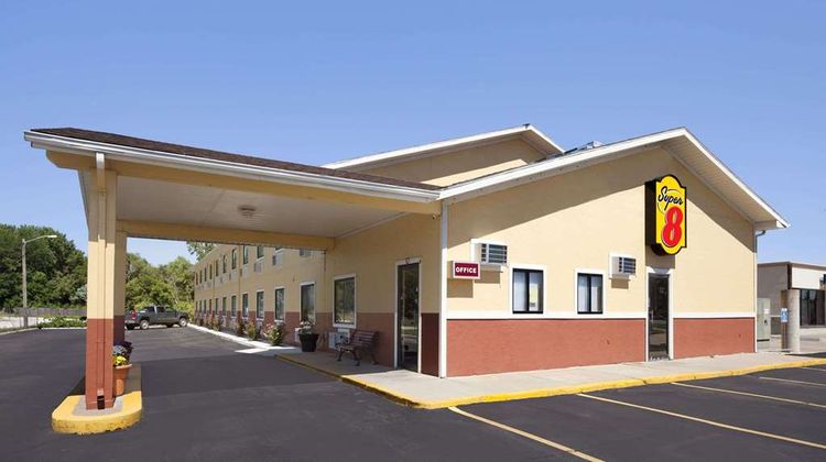 Super 8 Fremont Exterior