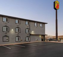 Super 8 Columbus Exterior