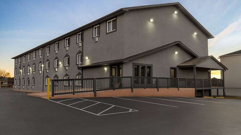 <b>Super 8 Columbus Exterior</b>. Images powered by <a href="https://iceportal.shijigroup.com/" title="IcePortal" target="_blank">IcePortal</a>.