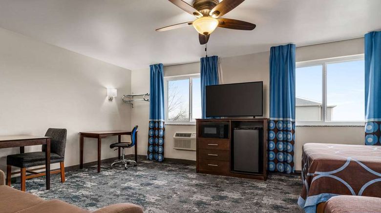 <b>Super 8 Columbus Suite</b>. Images powered by <a href="https://iceportal.shijigroup.com/" title="IcePortal" target="_blank">IcePortal</a>.