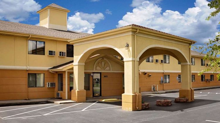 Super 8 Muncie/Ball St. College Area Exterior