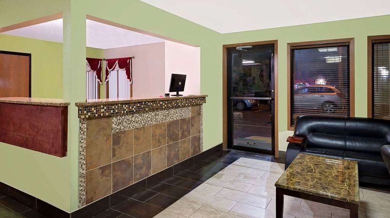 <b>Super 8 Muncie/Ball St. College Area Lobby</b>. Images powered by <a href="https://iceportal.shijigroup.com/" title="IcePortal" target="_blank">IcePortal</a>.