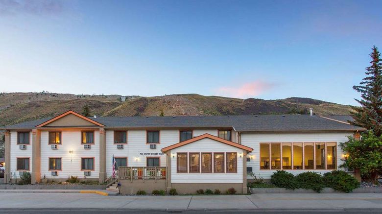 <b>Super 8 Gardiner/Yellowstone Park Area Exterior</b>. Images powered by <a href="https://iceportal.shijigroup.com/" title="IcePortal" target="_blank">IcePortal</a>.