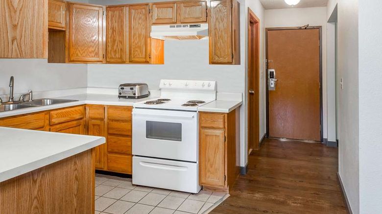 <b>Super 8 Gardiner/Yellowstone Park Area Suite</b>. Images powered by <a href="https://iceportal.shijigroup.com/" title="IcePortal" target="_blank">IcePortal</a>.