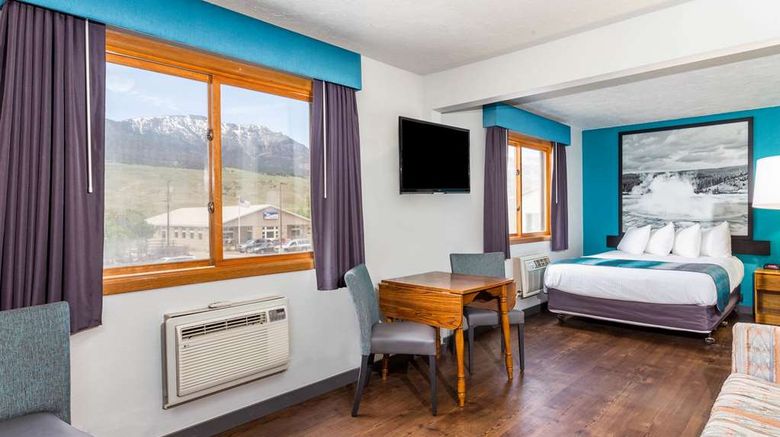 <b>Super 8 Gardiner/Yellowstone Park Area Suite</b>. Images powered by <a href="https://iceportal.shijigroup.com/" title="IcePortal" target="_blank">IcePortal</a>.