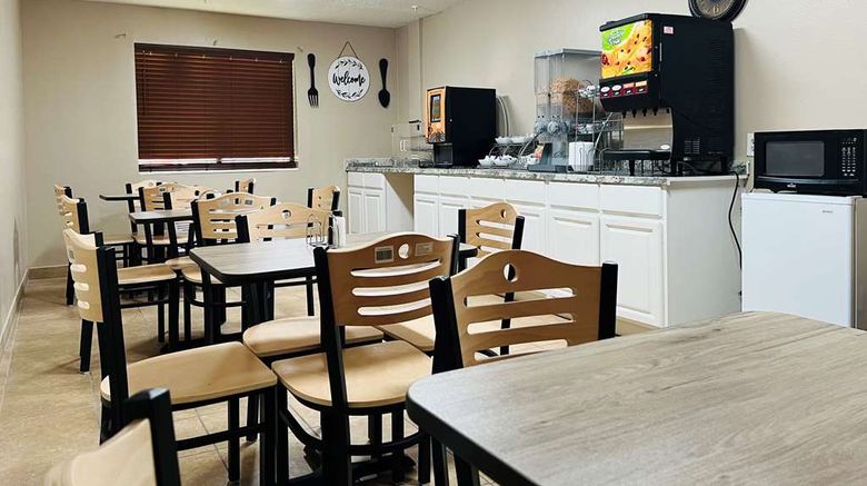 <b>Super 8 by Wyndham Pratt KS Route 400 Other</b>. Images powered by <a href="https://iceportal.shijigroup.com/" title="IcePortal" target="_blank">IcePortal</a>.