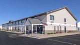 Super 8 by Wyndham Pratt KS Route 400 Exterior