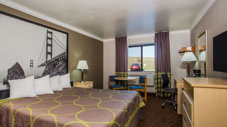 Super 8 Vacaville Room