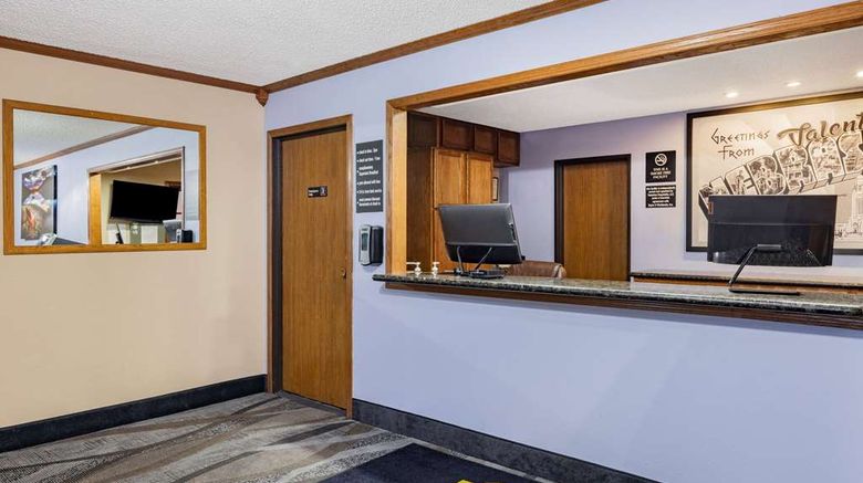 <b>Super 8 Valentine Lobby</b>. Images powered by <a href="https://iceportal.shijigroup.com/" title="IcePortal" target="_blank">IcePortal</a>.