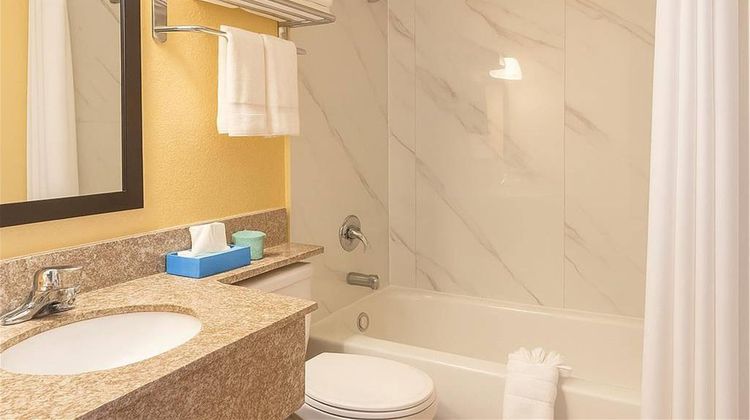 Travelodge Muskegon Room
