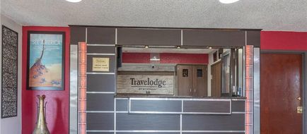 Travelodge Muskegon Lobby