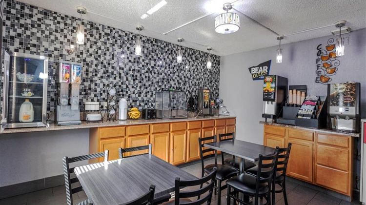 Travelodge Muskegon Restaurant