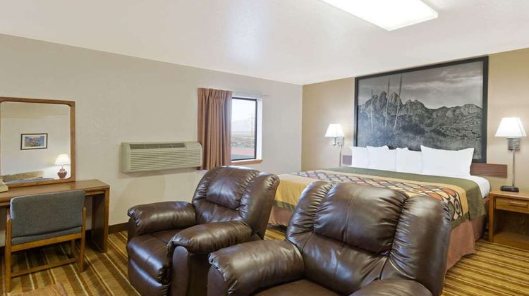 Super 8 Las Cruces/White Sands Area Suite