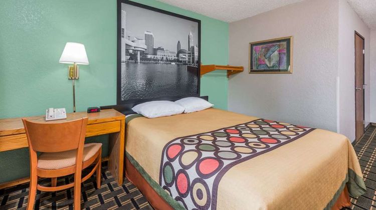 Super 8 Twinsburg/Cleveland Area Room
