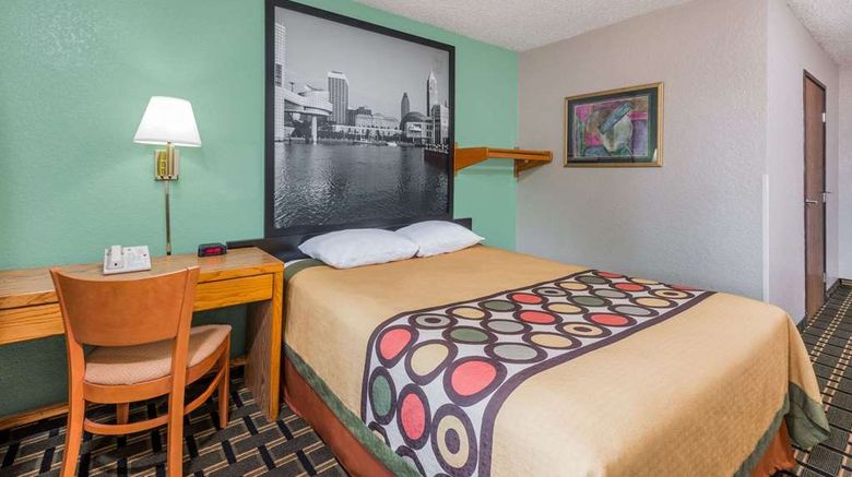 <b>Super 8 Twinsburg/Cleveland Area Room</b>. Images powered by <a href="https://iceportal.shijigroup.com/" title="IcePortal" target="_blank">IcePortal</a>.