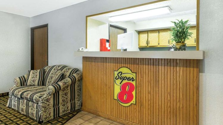 Super 8 Twinsburg/Cleveland Area Lobby