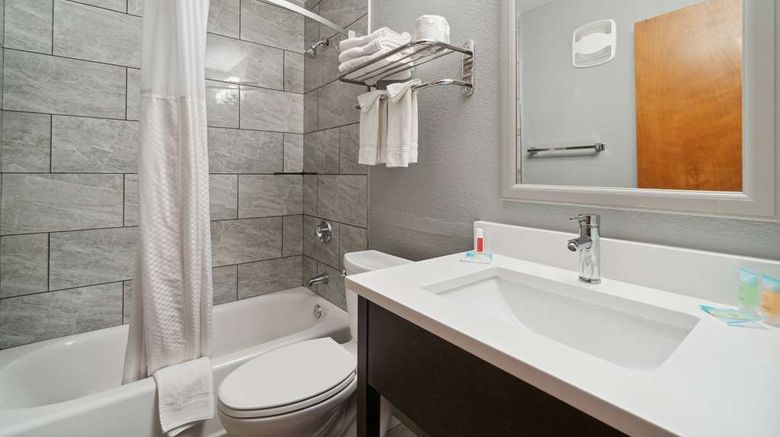 <b>Super 8 Kenosha/Pleasant Prairie Room</b>. Images powered by <a href="https://iceportal.shijigroup.com/" title="IcePortal" target="_blank">IcePortal</a>.
