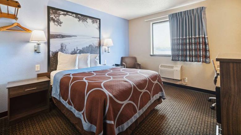 <b>Super 8 Kenosha/Pleasant Prairie Room</b>. Images powered by <a href="https://iceportal.shijigroup.com/" title="IcePortal" target="_blank">IcePortal</a>.