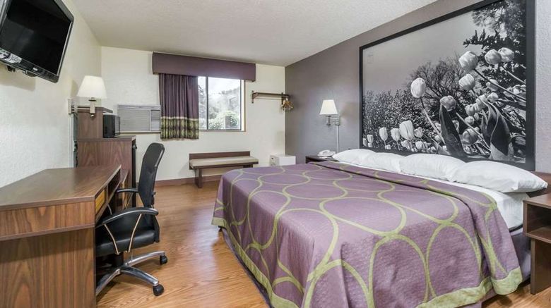 <b>Super 8 Zanesville Room</b>. Images powered by <a href="https://iceportal.shijigroup.com/" title="IcePortal" target="_blank">IcePortal</a>.