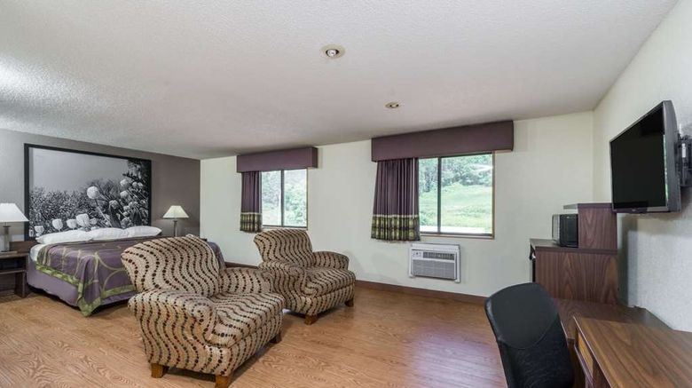 <b>Super 8 Zanesville Suite</b>. Images powered by <a href="https://iceportal.shijigroup.com/" title="IcePortal" target="_blank">IcePortal</a>.