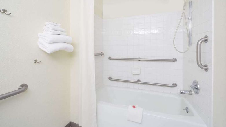 <b>Super 8 Zanesville Room</b>. Images powered by <a href="https://iceportal.shijigroup.com/" title="IcePortal" target="_blank">IcePortal</a>.