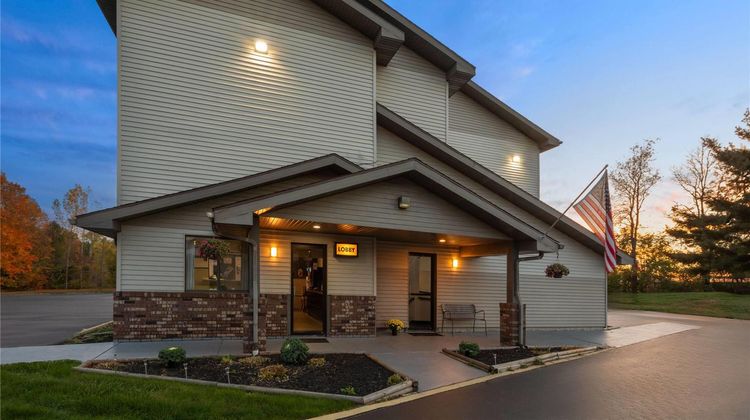 Super 8 Kent/Akron Area Exterior