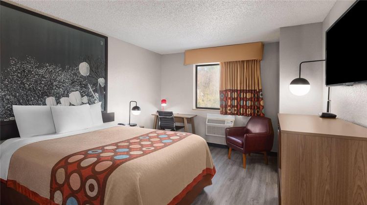 Super 8 Kent/Akron Area Room