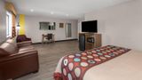 Super 8 Kent/Akron Area Suite