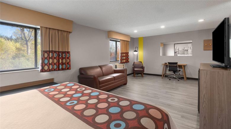 <b>Super 8 Kent/Akron Area Suite</b>. Images powered by <a href="https://iceportal.shijigroup.com/" title="IcePortal" target="_blank">IcePortal</a>.