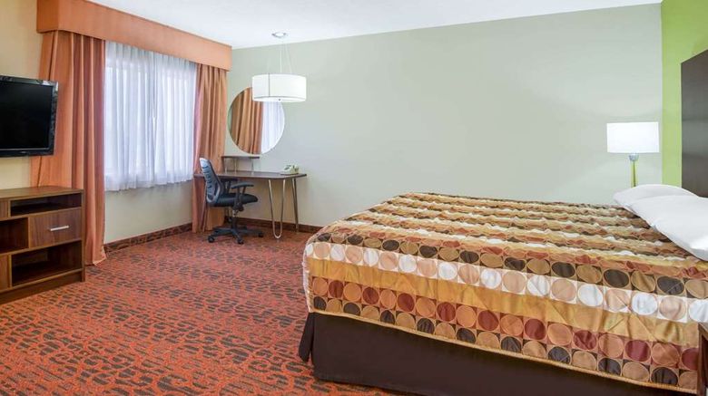 <b>Super 8 Portales Suite</b>. Images powered by <a href="https://iceportal.shijigroup.com/" title="IcePortal" target="_blank">IcePortal</a>.