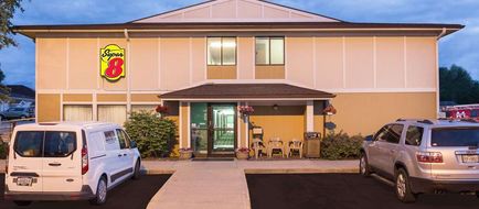 Super 8 Beaver Dam Exterior