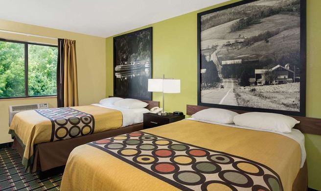 Super 8 Marietta Room