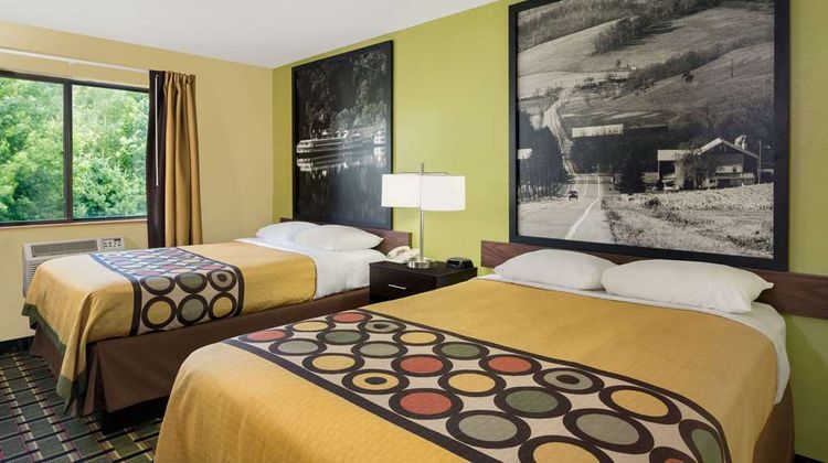 Super 8 Marietta Room