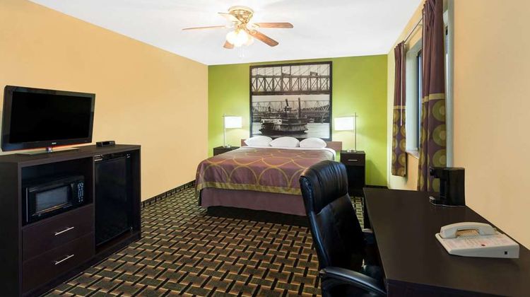 Super 8 Marietta Room