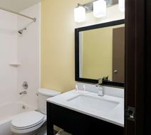 Super 8 Marietta Room
