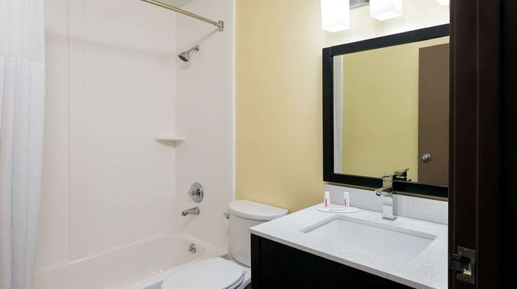 Super 8 Marietta Room
