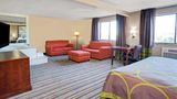 Super 8 Roseville/Detroit Area Suite