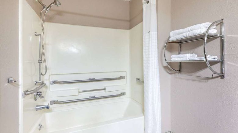 <b>Super 8 Roseville/Detroit Area Room</b>. Images powered by <a href="https://iceportal.shijigroup.com/" title="IcePortal" target="_blank">IcePortal</a>.