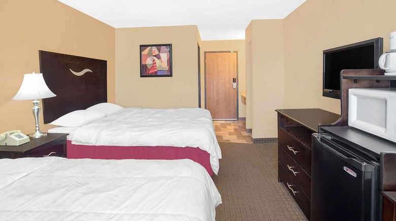 <b>Super 8 Sheboygan Room</b>. Images powered by <a href="https://iceportal.shijigroup.com/" title="IcePortal" target="_blank">IcePortal</a>.