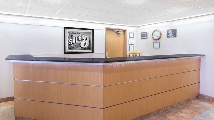 Super 8 Madison South Lobby