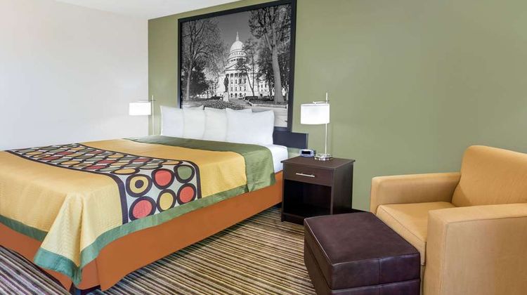 Super 8 Madison South Room