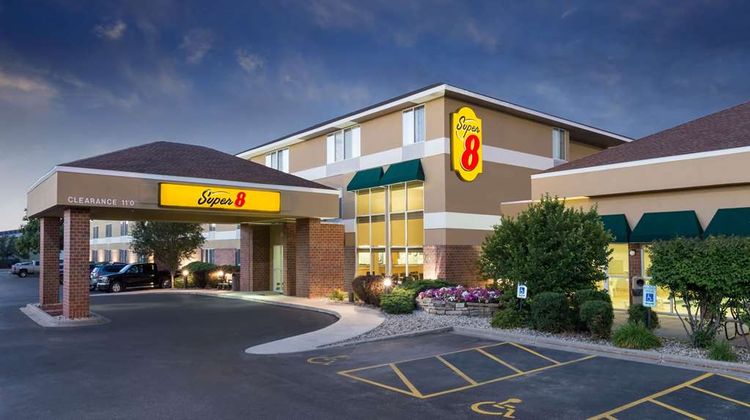 Super 8 Madison South Exterior